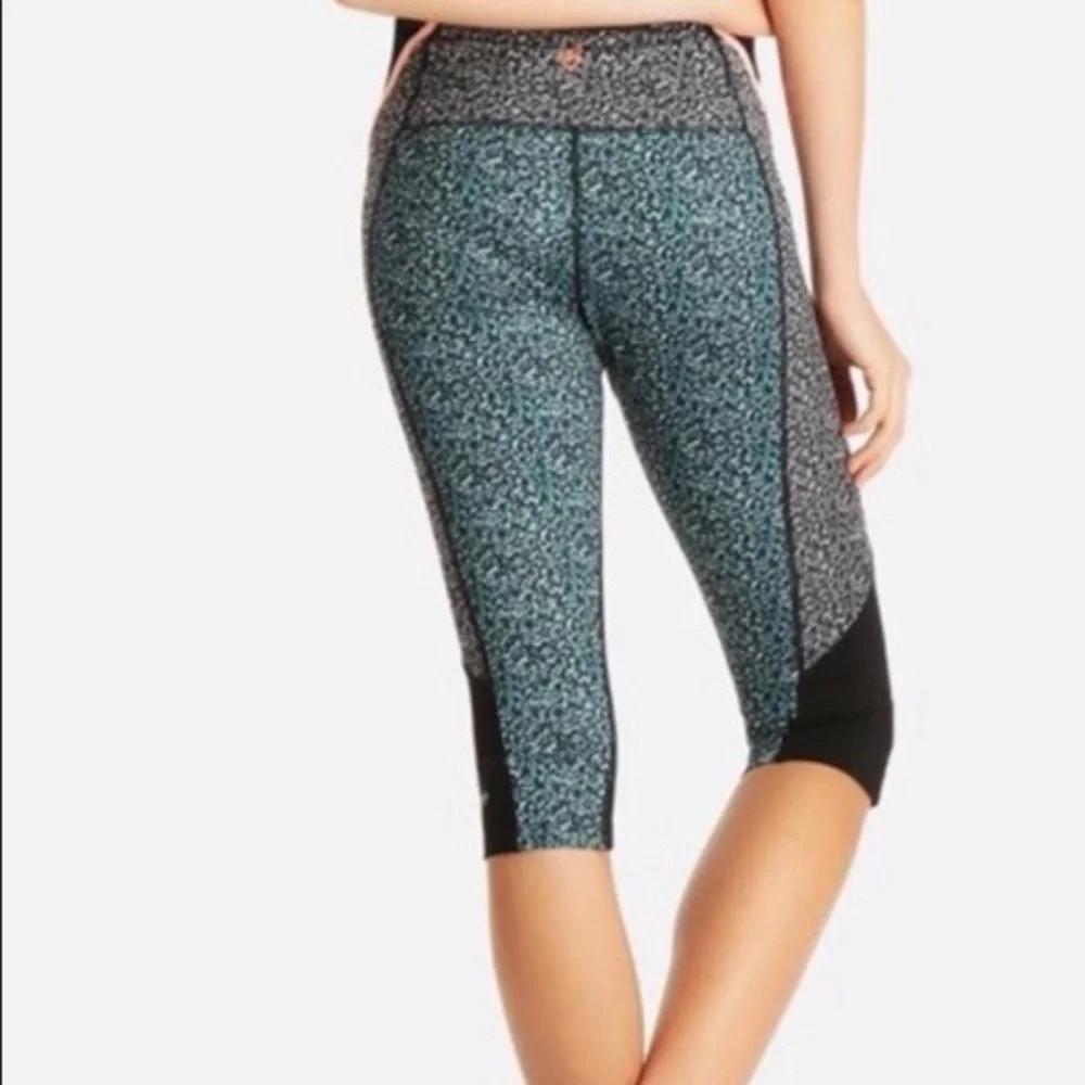 MINKPINK Dreamcatcher Capri Yoga Leggings New